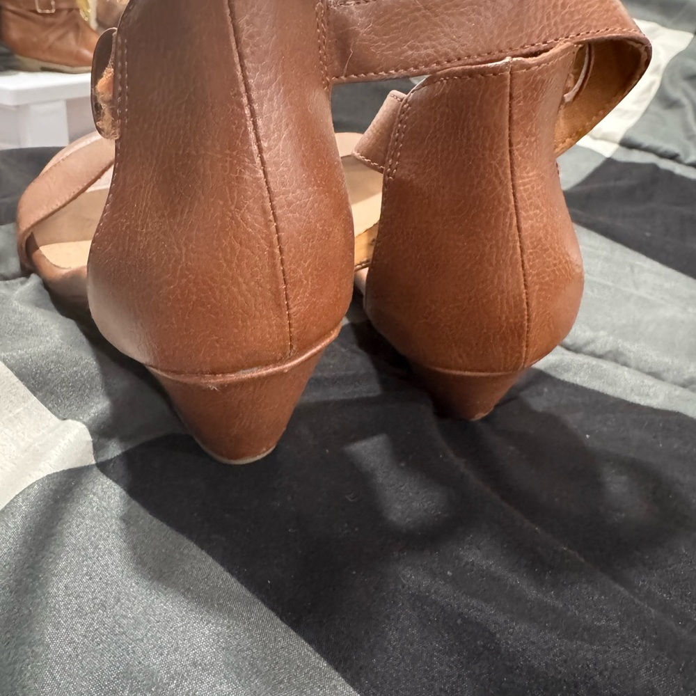 FIONI Clothing Brown Sandals with Buckle - Picture 3 of 3